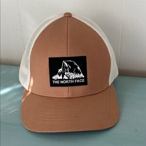 The North Face Tan and Cream Flexfit L/XL'G-TG Unisex Adult